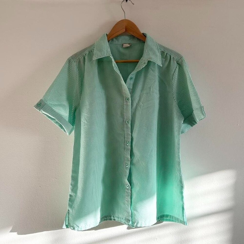Seer sucker short sleeve button down top